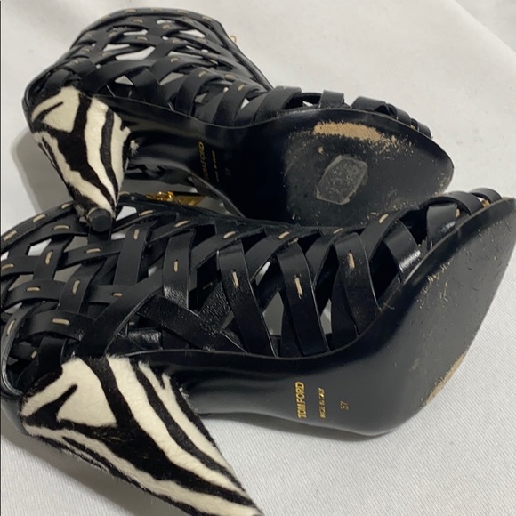 TOM FORD
Leather Hand-Stitched Lattice Booties - Picture 7 of 8